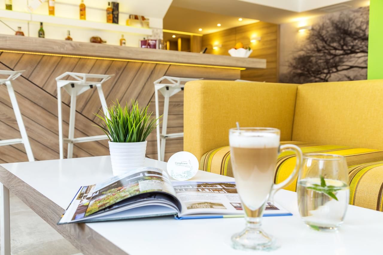 Отель Hotel Compliment Трявна-32
