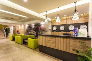 Отель Hotel Compliment Трявна-0